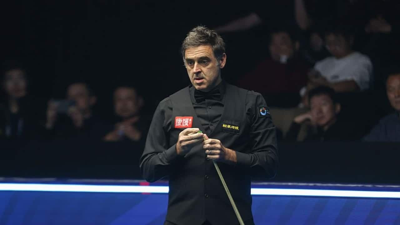 Ronnie O'Sullivan sets snooker record with 153-break against Ryan Day