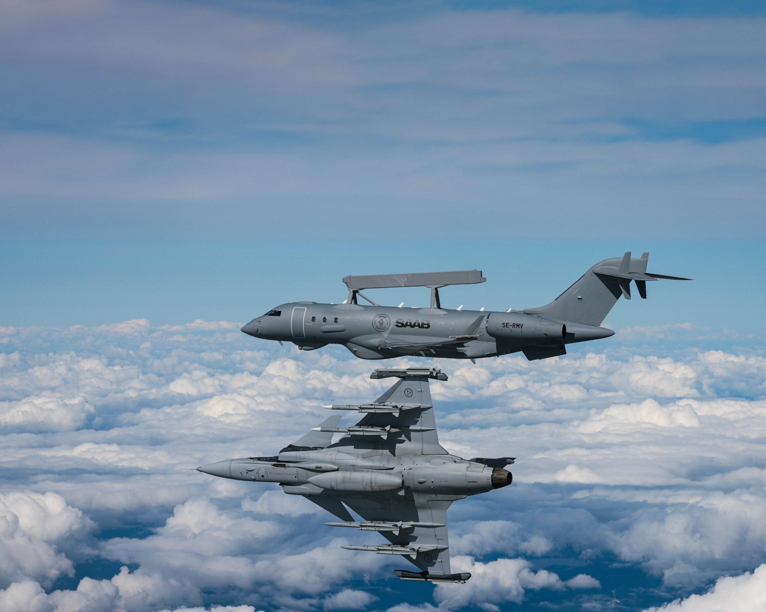 Sweden Donates 16 Gripen Jets to Ukraine as Zelenskyy Visits Uppsala Airbase