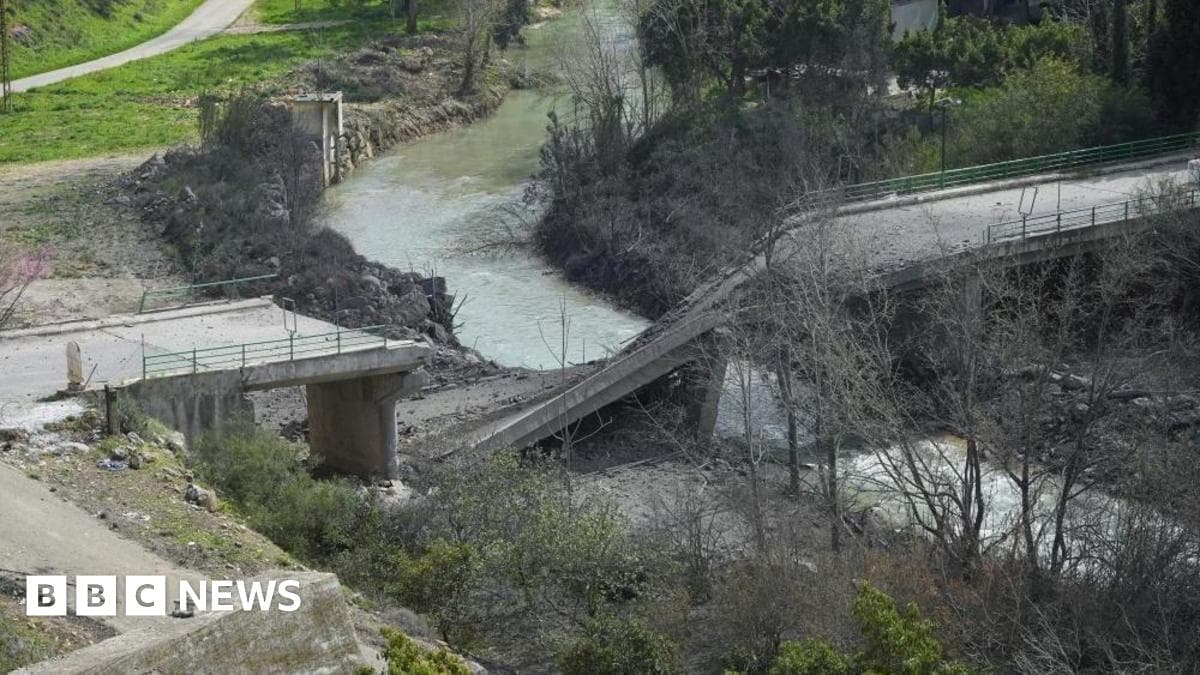 Israel Destroys Two Litani River Bridges, Kills at Least 12 in Beirut