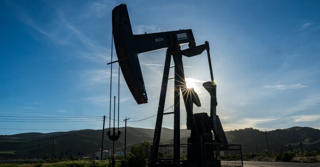 Oil Falls and Stocks Steady After a Day of Drastic Swings